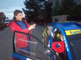 Příjezd z porodnice s ostrou Evo IX a přivítání od dědečka